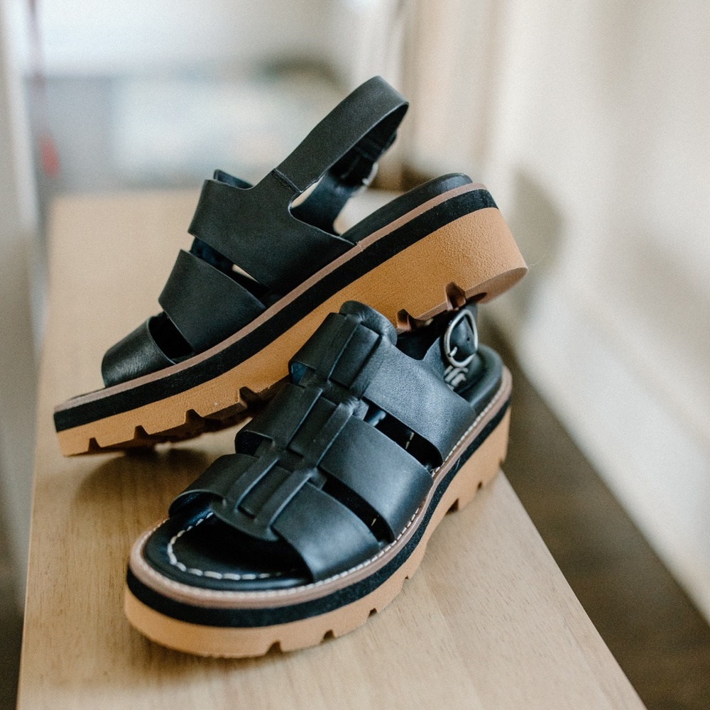 Sofft Patrina Fisherman Lug Sole Leather Sandals, Women’s 7 in black